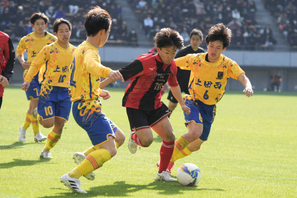 而西蒙斯在 而西蒙斯在